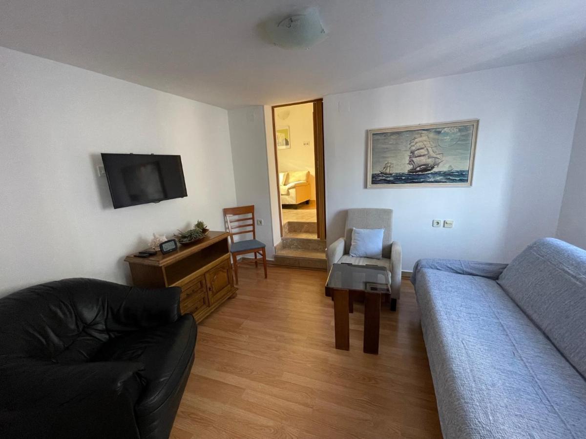 Holiday Home Noeli & Diego Karlobag Luaran gambar