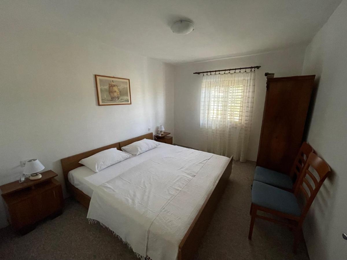 Holiday Home Noeli & Diego Karlobag Luaran gambar