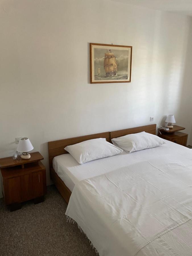 Holiday Home Noeli & Diego Karlobag Luaran gambar