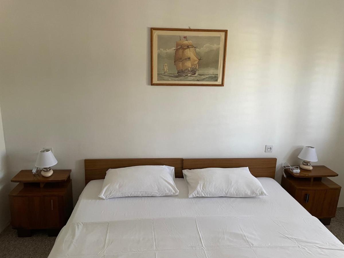 Holiday Home Noeli & Diego Karlobag Luaran gambar